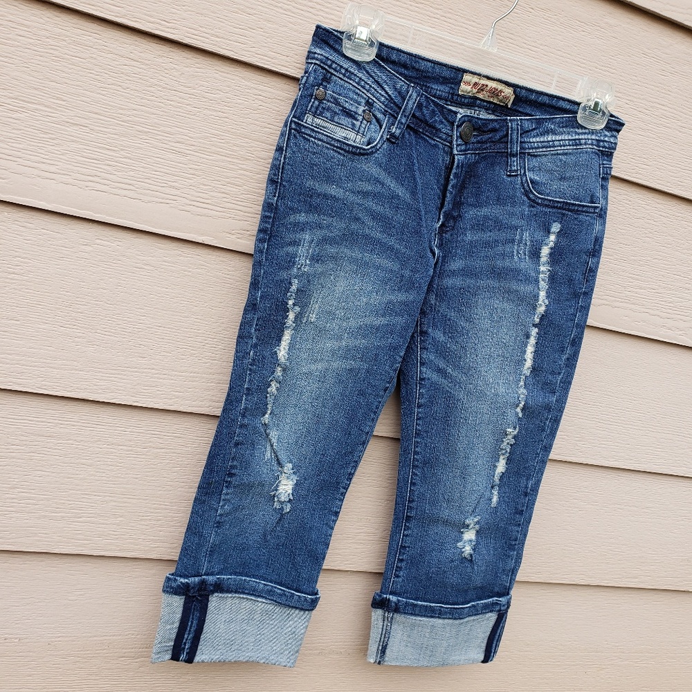 Distressed Medium Wash Buzz Jeans Capris